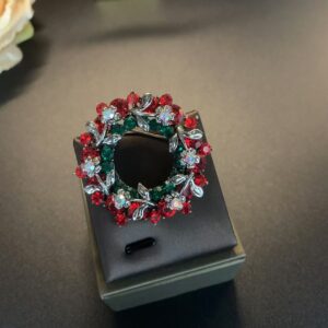 Brooch Pin red&gteen wreath diamonds