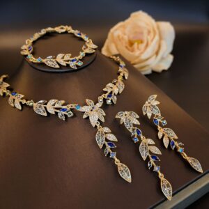 Jewellery set leaves with diamonds