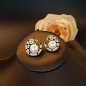 Earrings leopard diamond