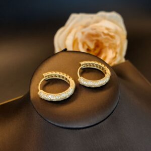 Tube Huggie Hopps Earrings vintage three-dimensional relief